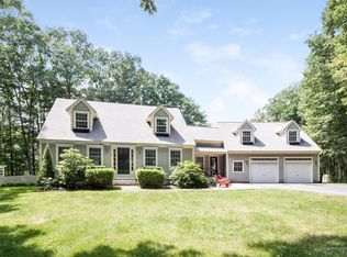 90 Whitten Rd, Kennebunk, ME 04043