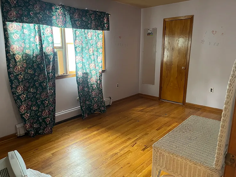 54 Pitt St #2 — Photo 5