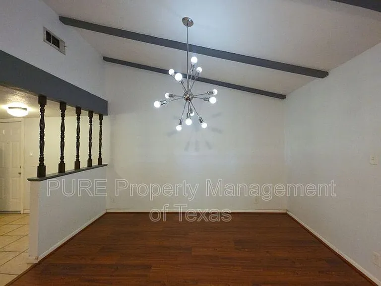 3000 Lakeside Dr — Photo 6