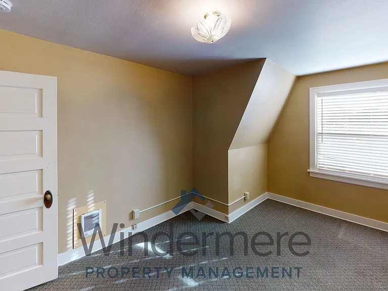 336 S Palouse St — Photo 8