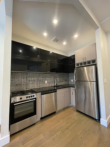 532 E 142nd St #3C Photo 1