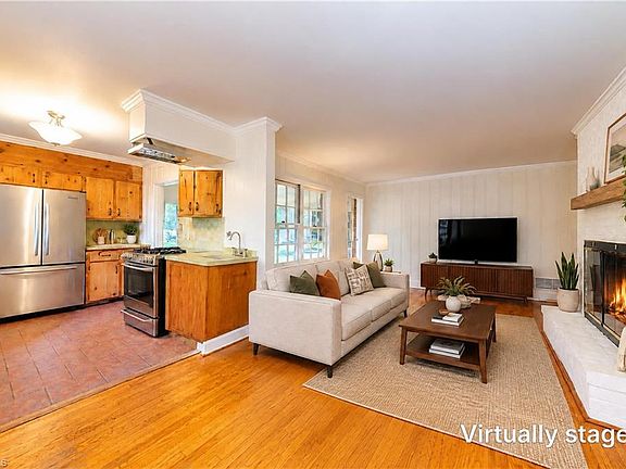 3rd image of 102 Sparger Pl