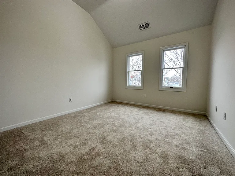 1 Maude St #11 — Photo 6