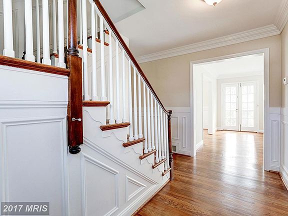 3rd image of 9721 Connecticut Ave