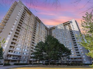 3590 Kaneff Cres #1611, Mississauga, ON L5A 3X3