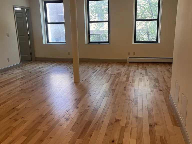 191 College St #203 — Photo 3
