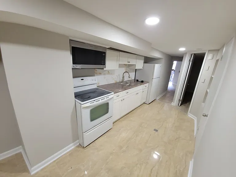 5122 C St #1 — Photo 2