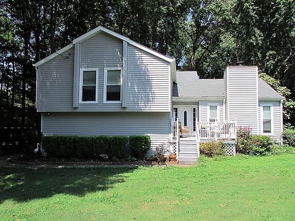 2nd image of 1004 Daisy Ct