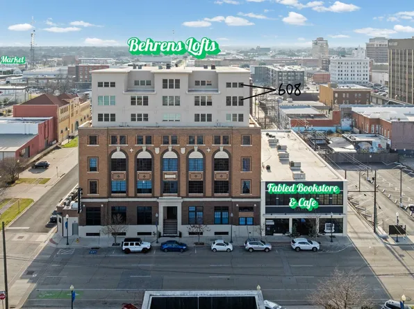 219 S 4th St #608, Waco, TX 76701