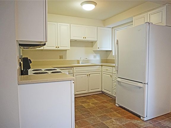 3rd image of 6312 Glen Annie Ct SW