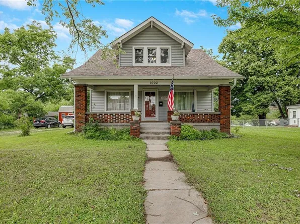 1002 S Olive St, Holden, MO 64040