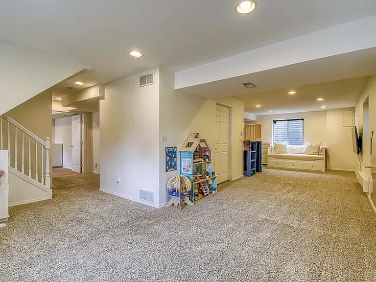 609 Briggs Pl — Photo 15
