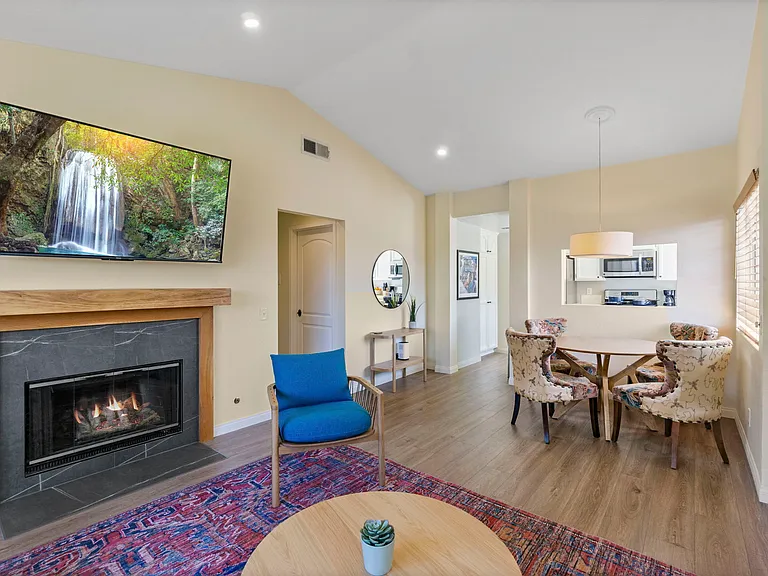 2331 Paseo Circulo — Photo 4