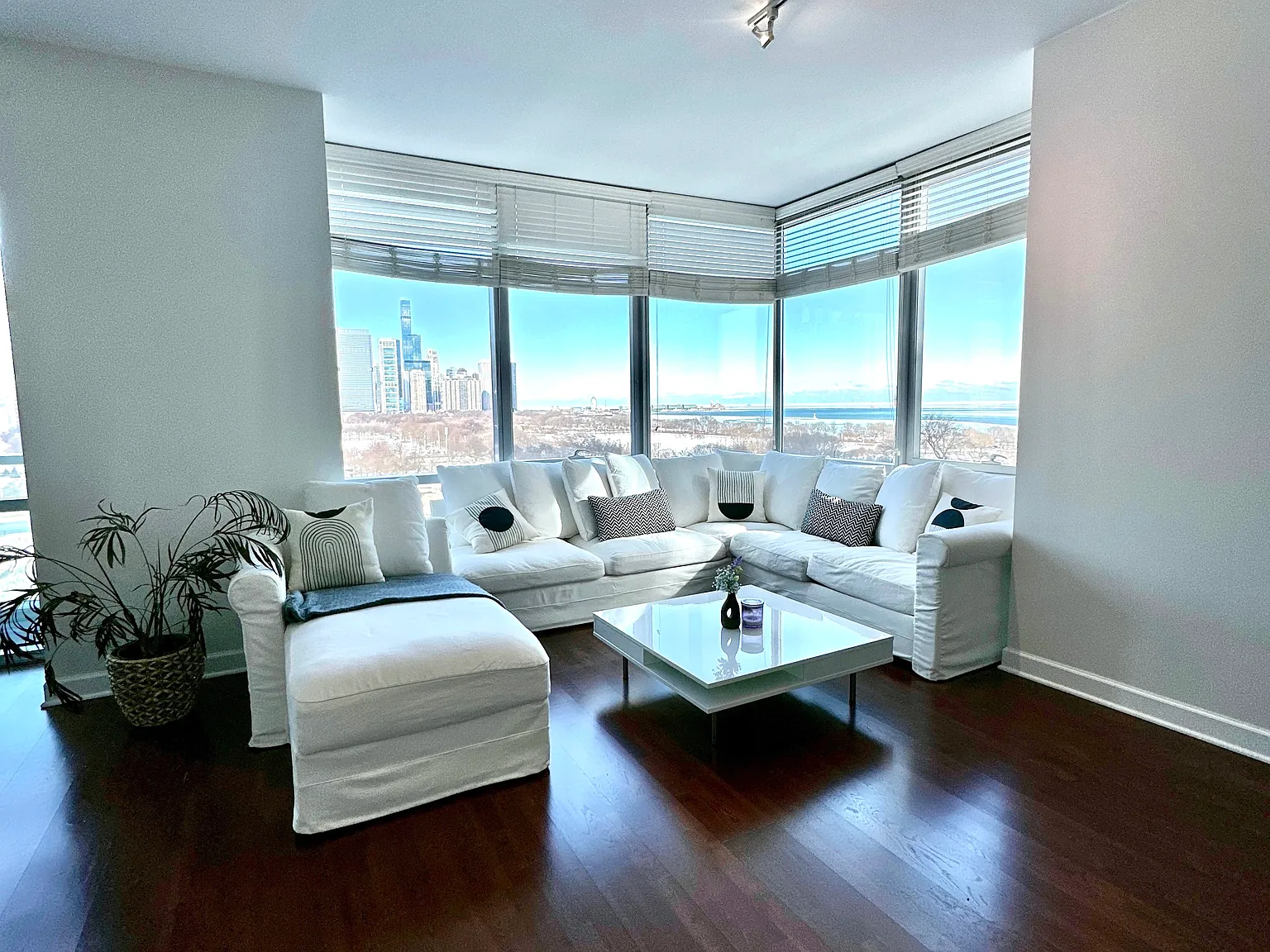 3 bed, 1750 sqft, $5,300 — Photo 4