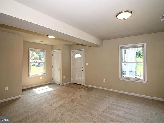 3rd image of 87 Haiti St