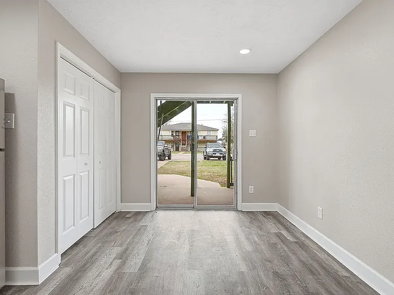 705 Vassar Ct #B — Photo 9