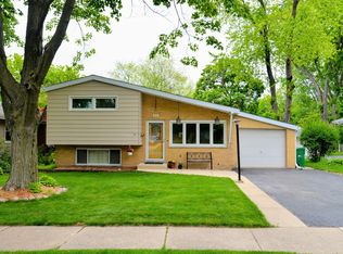 318 N Craig Pl, Lombard, IL 60148