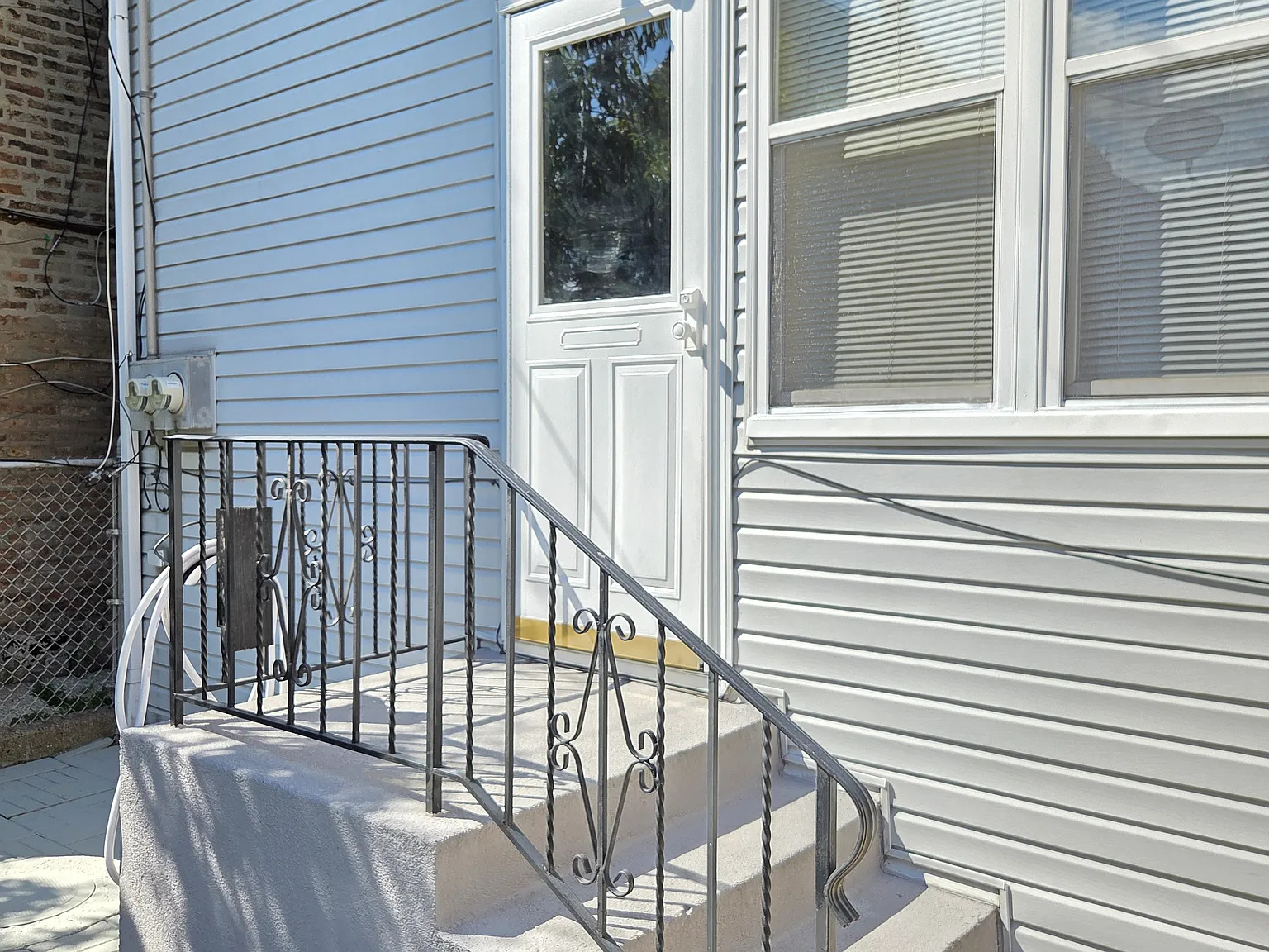 2 bed, 750 sqft, $1,750 — Photo 3