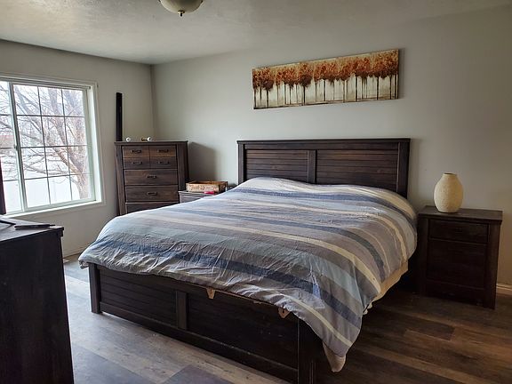 2nd image of 76 Ponderosa Ave