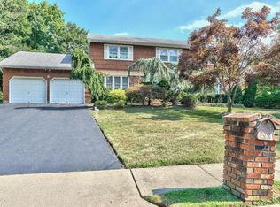 8 Liberty Rd, Marlboro, NJ 07746