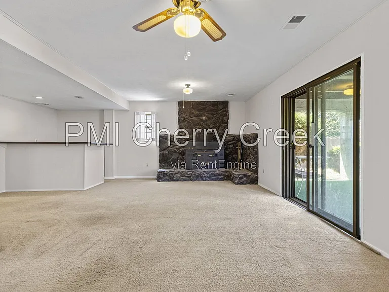 207 S Ursula St — Photo 14