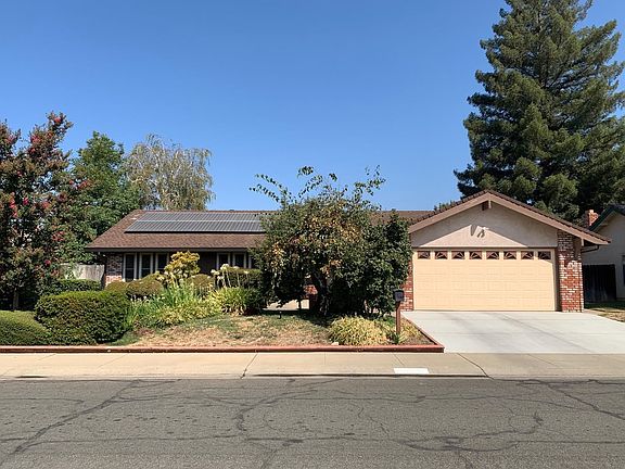 3rd image of 1493 Geary Cir