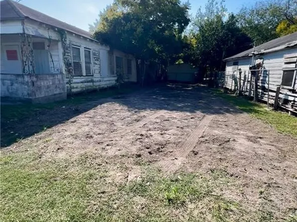 217 Spruce St, Corpus Christi, TX 78408