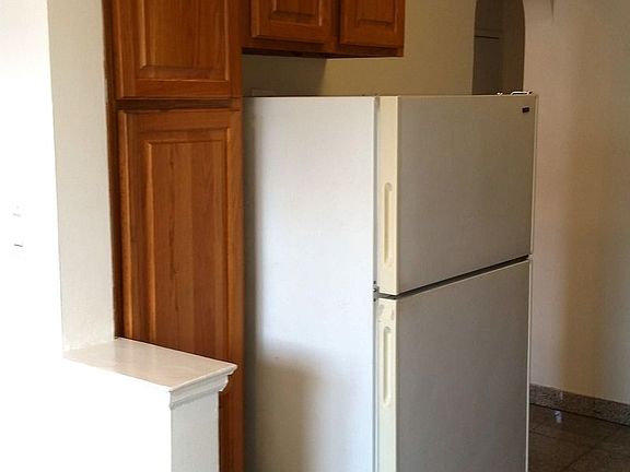 5th image of 2246 47th St #2F