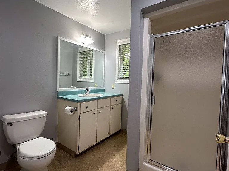 3027 D St NE — Photo 11