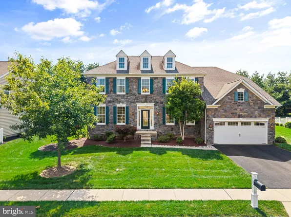 1377 Gabriel Ln, Warminster, PA 18974