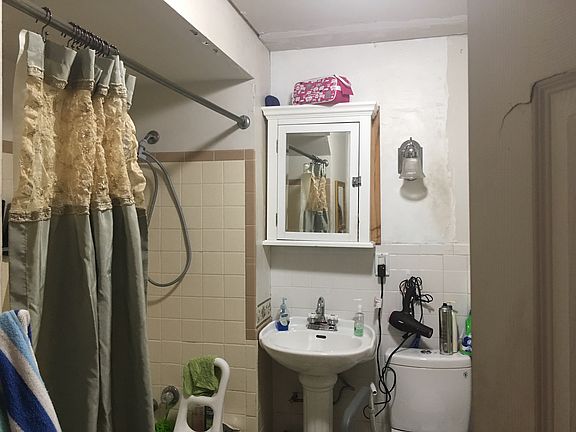 5th image of 241 Herkimer St