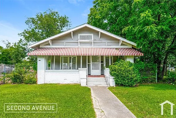 2908 Avenue I — Photo 1
