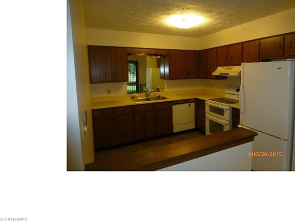3rd image of 7302-5 Oakwood Dr