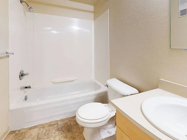 Swiss Valley Apartments — Photo 42