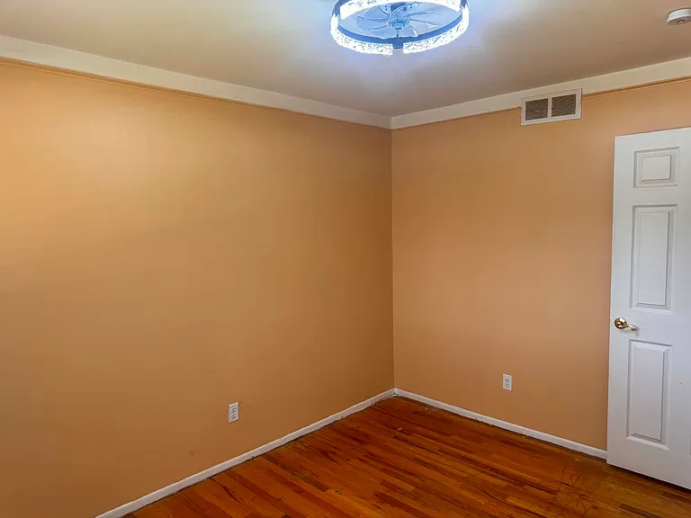 32345 Hawthorne Dr — Photo 3