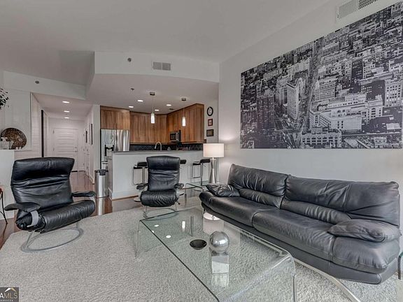 2nd image of 1080 Peachtree St NE Unit 905