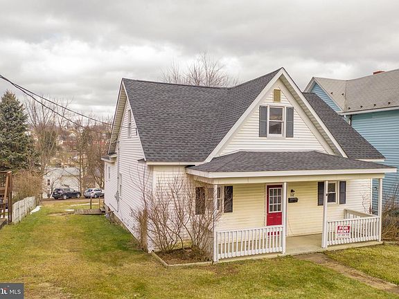 3rd image of 162 E College Ave