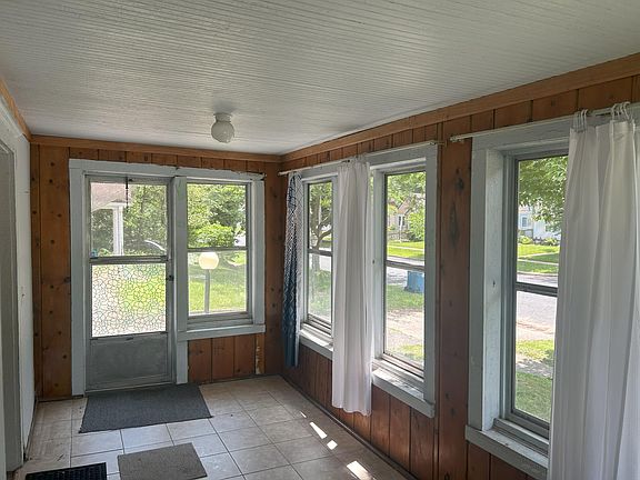 4th image of 189 Laurel Dr