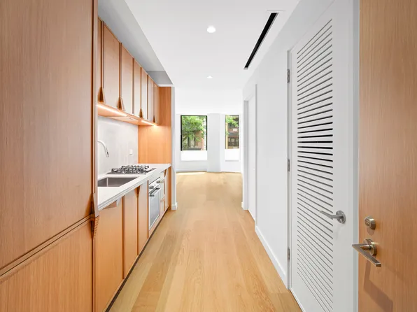 323 Bergen Street image 1 of 11