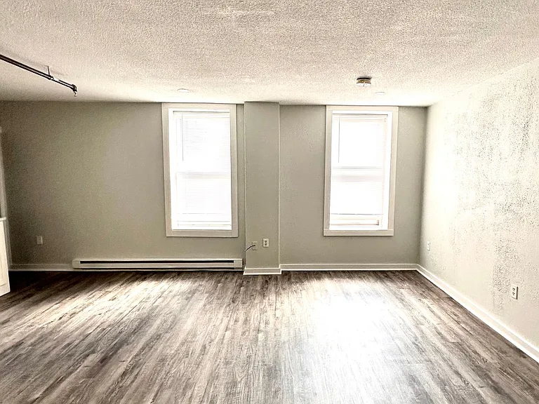 76 Franklin St — Photo 30