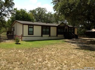 1314 Eagle Creek Dr, Floresville, TX 78114
