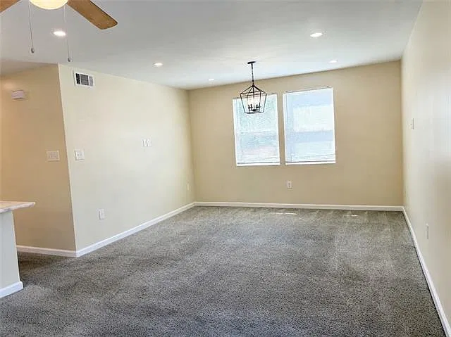 3 bed, 2.0 bath, 975 sqft, $1,800 — Photo 3