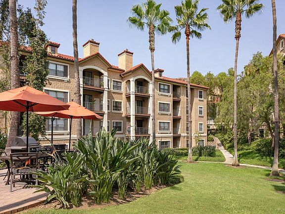 3rd image of 2507 Northside Dr #204