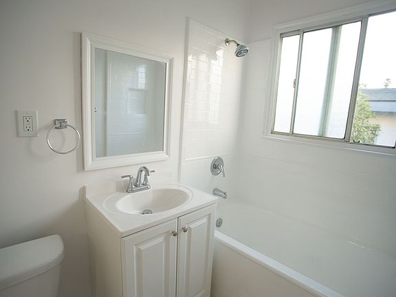 5th image of 1534 Winona Blvd APT 203