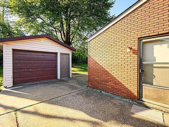4th image of 2644 Epworth Ln
