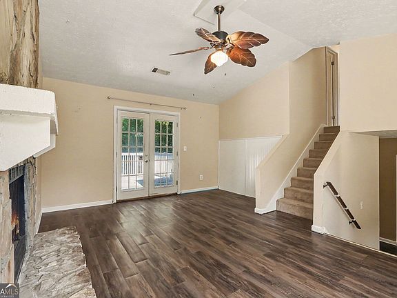 5th image of 655 Harvard Dr NW