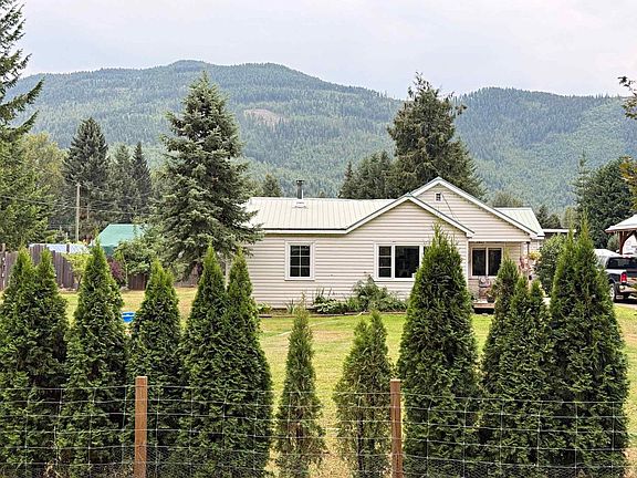 2nd image of 620 Clearwater Village Rd