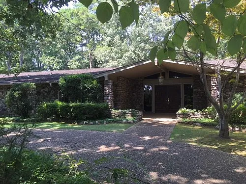 2600 N Rodney Parham Rd Photo 1
