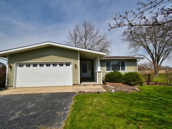 905 E 6th St, Sandwich, IL 60548