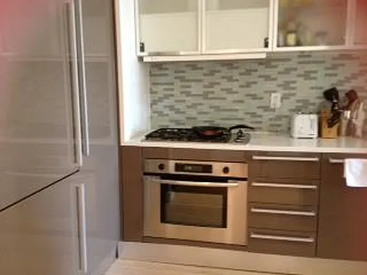 Sold by R New York | media 43